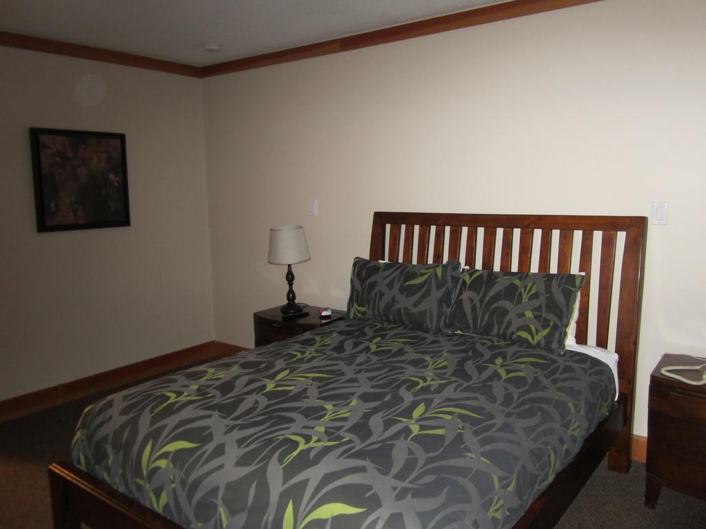 The Lodge At Skeena Landing Терас Стая снимка