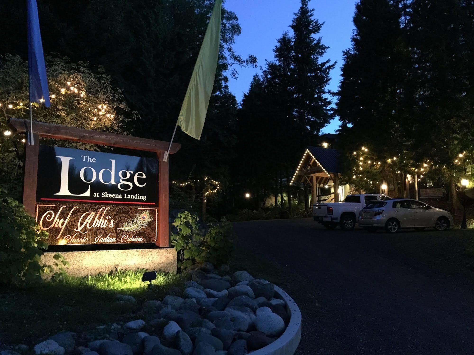 The Lodge At Skeena Landing Терас Екстериор снимка