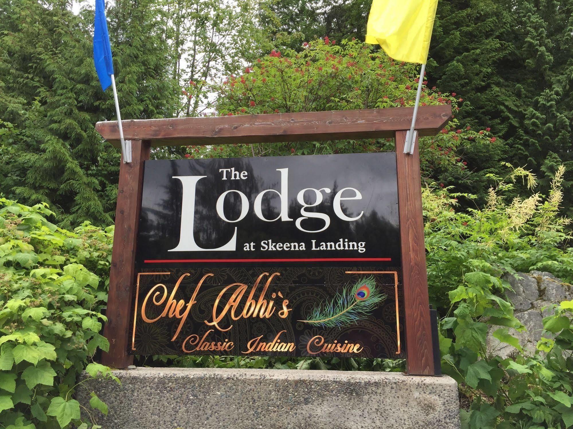 The Lodge At Skeena Landing Терас Екстериор снимка